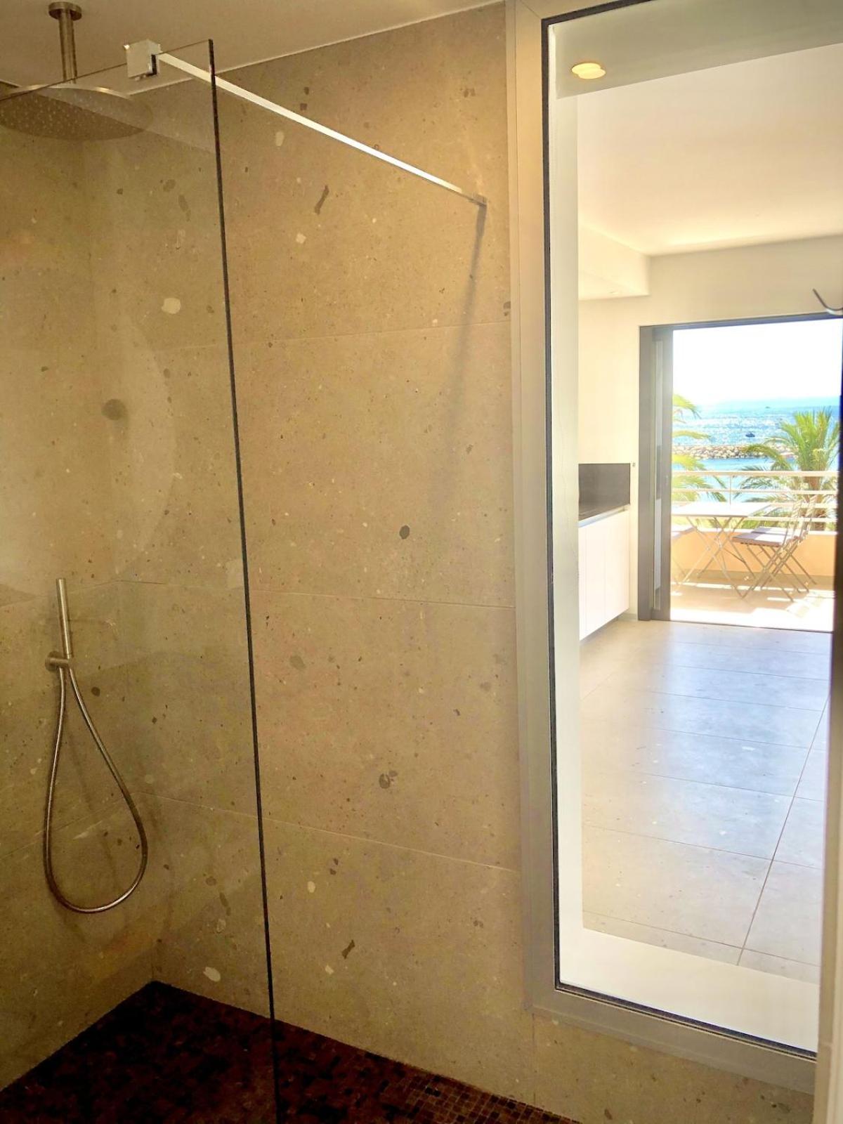 Appartement T3 Lumineux Traversant Totalement Neuf En Face De La Plage Front De Mer Vue Sur Les Iles Vue Mer Panoramique Assuree Residence De La Plage Centre Ville Du Lavandou 3Eme Etage Avec Ascenseur Appartement T3 Le Lavandou Exterior foto