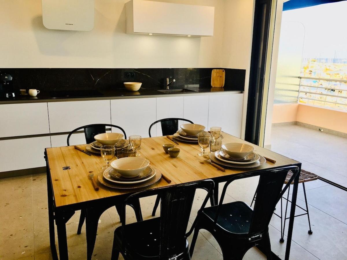 Appartement T3 Lumineux Traversant Totalement Neuf En Face De La Plage Front De Mer Vue Sur Les Iles Vue Mer Panoramique Assuree Residence De La Plage Centre Ville Du Lavandou 3Eme Etage Avec Ascenseur Appartement T3 Le Lavandou Exterior foto